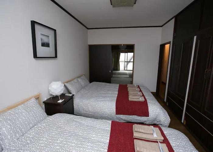 Nishioi House